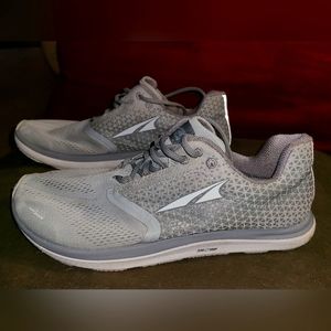 Womens outdoor/ water shoes